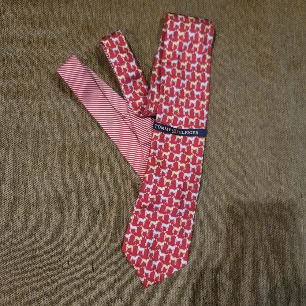 FIRM NWT Tommy Hilfiger Red Dog Print Tie